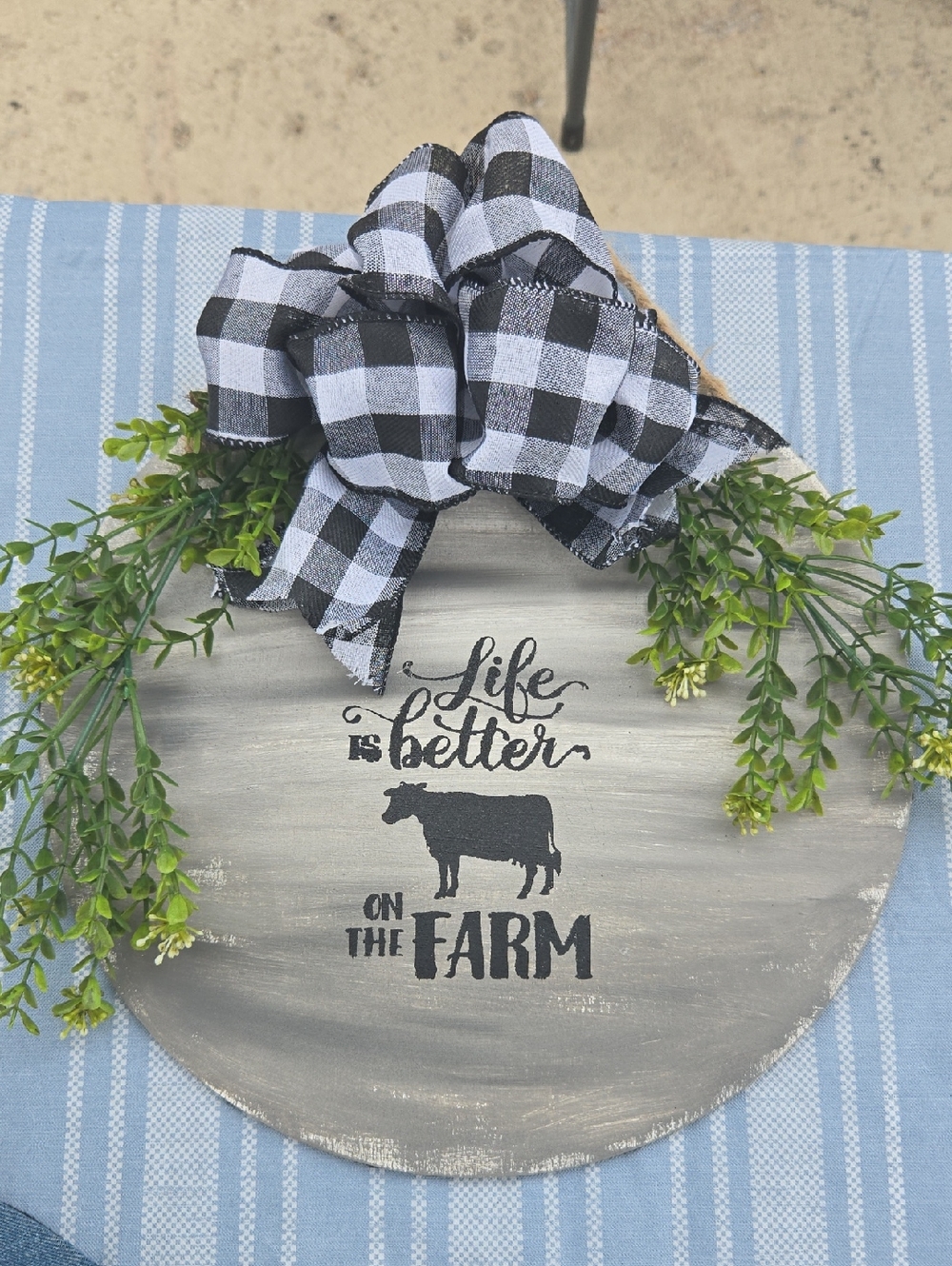 Farmhouse Round Sign with Buffalo Check Bow
